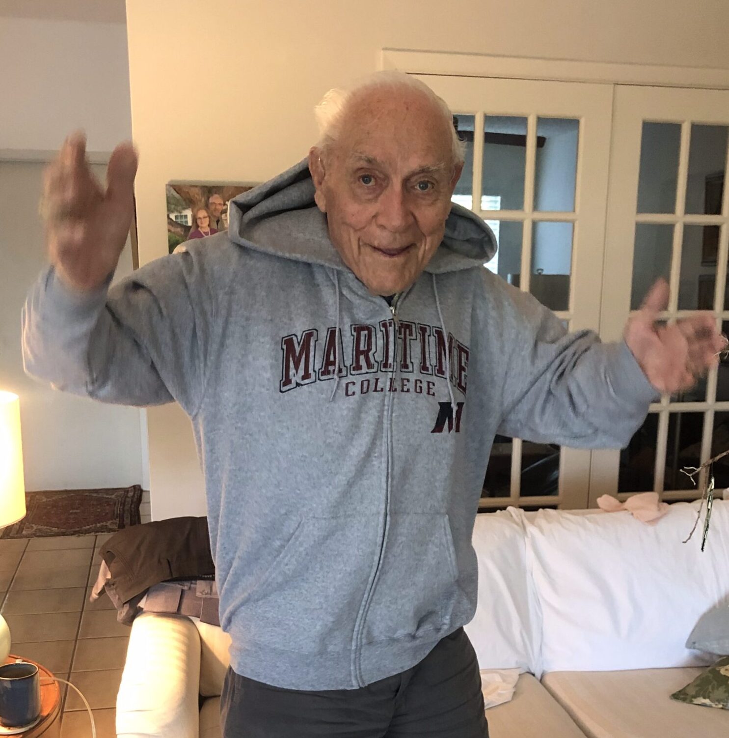 IMG_3414_Augie-SWAG-Standing